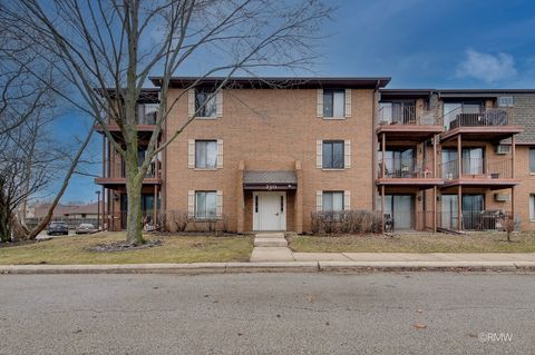 Tiny photo for 710 N Briar Hill Lane #5, Addison, IL 60101 (MLS # 12583765)