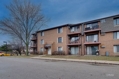 Tiny photo for 710 N Briar Hill Lane #5, Addison, IL 60101 (MLS # 12583765)