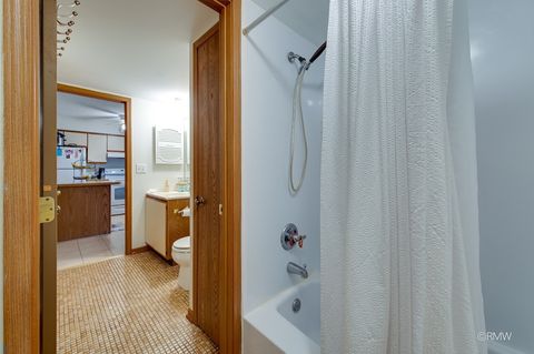 Tiny photo for 710 N Briar Hill Lane #5, Addison, IL 60101 (MLS # 12583765)