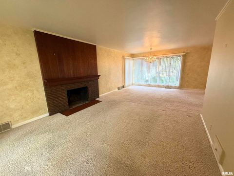 Tiny photo for 212 S 12TH Street, Herrin, IL 62948 (MLS # EB460325)