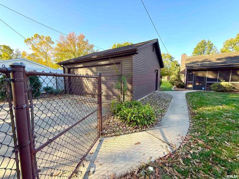 Tiny photo for 212 S 12TH Street, Herrin, IL 62948 (MLS # EB460325)