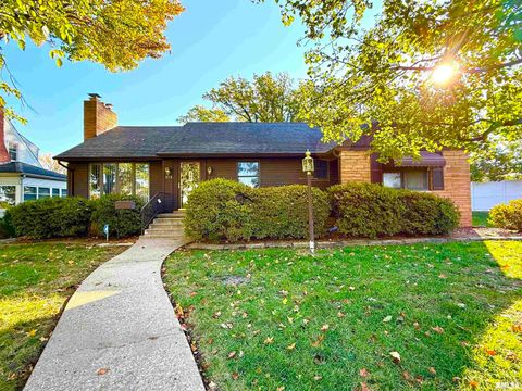 Photo of 212 S 12TH Street, Herrin, IL 62948 (MLS # EB460325)