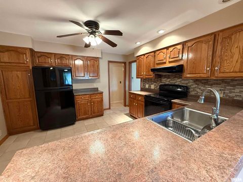 Tiny photo for 212 S 12TH Street, Herrin, IL 62948 (MLS # EB460325)