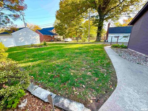 Tiny photo for 212 S 12TH Street, Herrin, IL 62948 (MLS # EB460325)