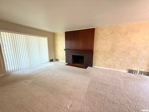 Tiny photo for 212 S 12TH Street, Herrin, IL 62948 (MLS # EB460325)