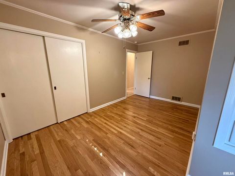 Tiny photo for 212 S 12TH Street, Herrin, IL 62948 (MLS # EB460325)