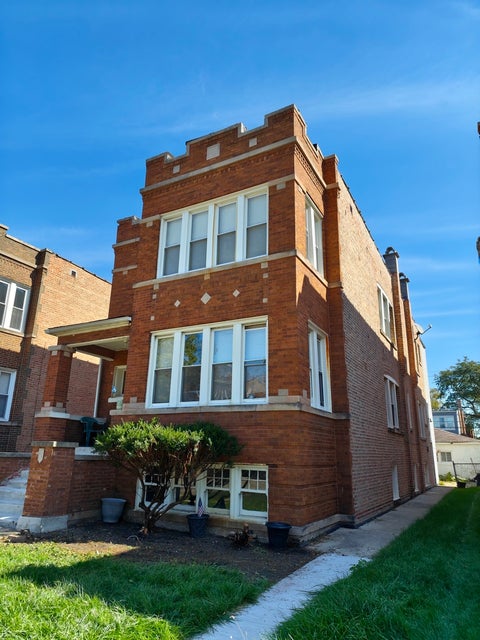 Photo of 2119 Gunderson Avenue, Berwyn, IL 60402 (MLS # 12764554)