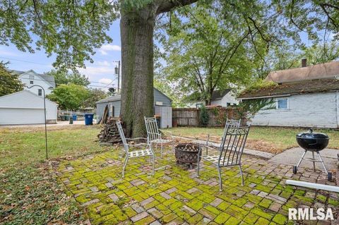Tiny photo for 2611 GRAND Avenue, Davenport, IA 52803 (MLS # QC4268178)