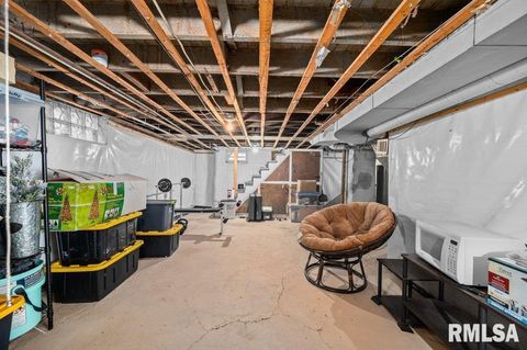 Tiny photo for 2611 GRAND Avenue, Davenport, IA 52803 (MLS # QC4268178)