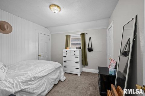 Tiny photo for 2611 GRAND Avenue, Davenport, IA 52803 (MLS # QC4268178)