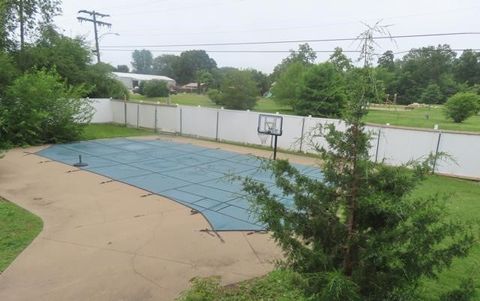 Tiny photo for 1142 E Broadway, Monmouth, IL 61462 (MLS # 12470905)