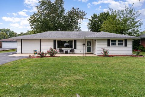 Photo of 1125 Magnolia Drive, Joliet, IL 60435 (MLS # 12475950)