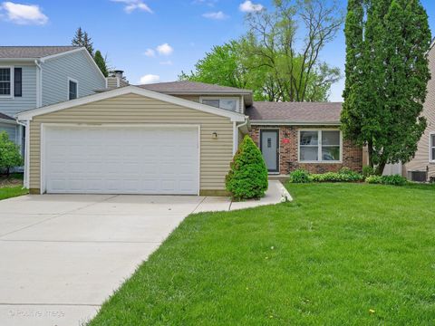 Photo of 1500 Pershing Avenue, Wheaton, IL 60189 (MLS # 12632927)