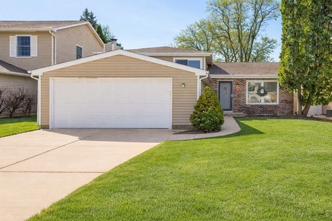 Photo of 1500 Pershing Avenue, Wheaton, IL 60189 (MLS # 12632927)