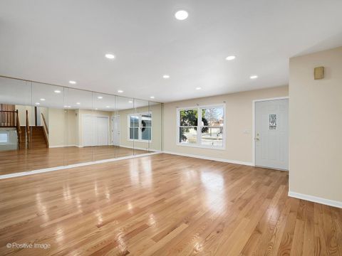Tiny photo for 1500 Pershing Avenue, Wheaton, IL 60189 (MLS # 12632927)