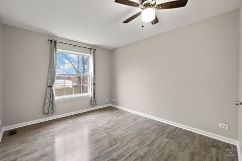 Tiny photo for 221 Mistwood Lane #221, Crystal Lake, IL 60014 (MLS # 12520588)