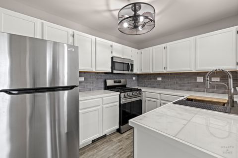 Tiny photo for 221 Mistwood Lane #221, Crystal Lake, IL 60014 (MLS # 12520588)