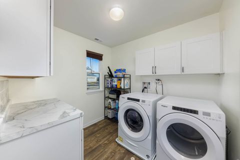 Tiny photo for 4213 Calder Lane, Aurora, IL 60504 (MLS # 12567899)