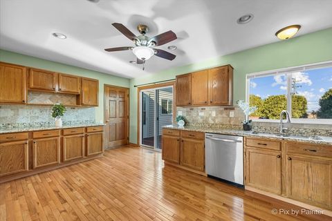 Tiny photo for 1502 Sawgrass Court, Elgin, IL 60123 (MLS # 12592325)