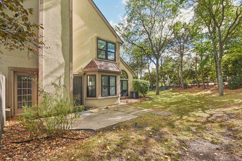 Tiny photo for 22 Ascot Circle, Schaumburg, IL 60194 (MLS # 12464806)