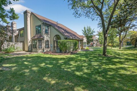 Tiny photo for 22 Ascot Circle, Schaumburg, IL 60194 (MLS # 12464806)