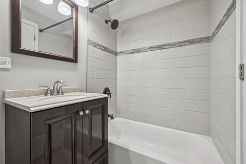 Tiny photo for 2909 N SHERIDAN Road #908, Chicago, IL 60657 (MLS # 12432626)