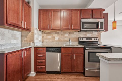 Tiny photo for 2909 N SHERIDAN Road #908, Chicago, IL 60657 (MLS # 12432626)