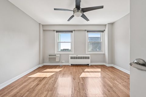 Tiny photo for 2909 N SHERIDAN Road #908, Chicago, IL 60657 (MLS # 12432626)