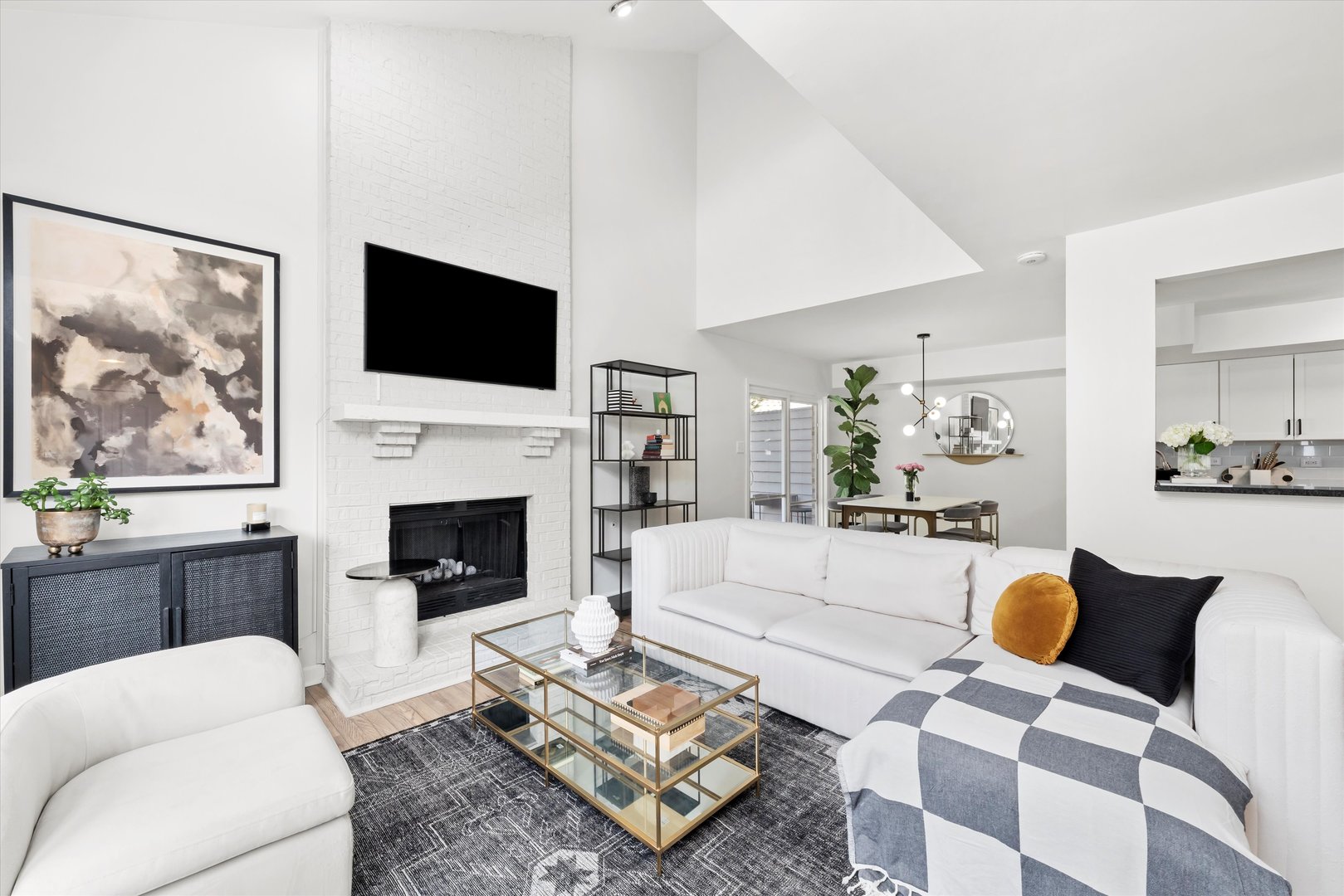 9216 Cliffside Lane