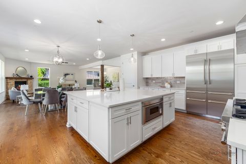 Tiny photo for 23084 N Prairie Lane, Lincolnshire, IL 60069 (MLS # 12669250)