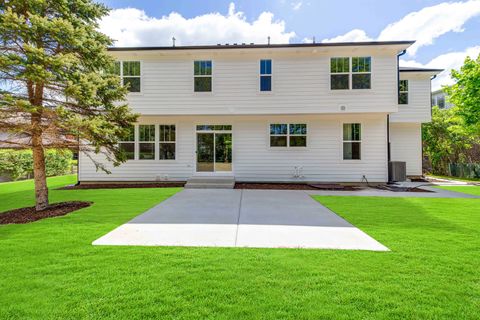 Tiny photo for 23084 N Prairie Lane, Lincolnshire, IL 60069 (MLS # 12669250)