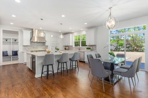 Tiny photo for 23084 N Prairie Lane, Lincolnshire, IL 60069 (MLS # 12669250)
