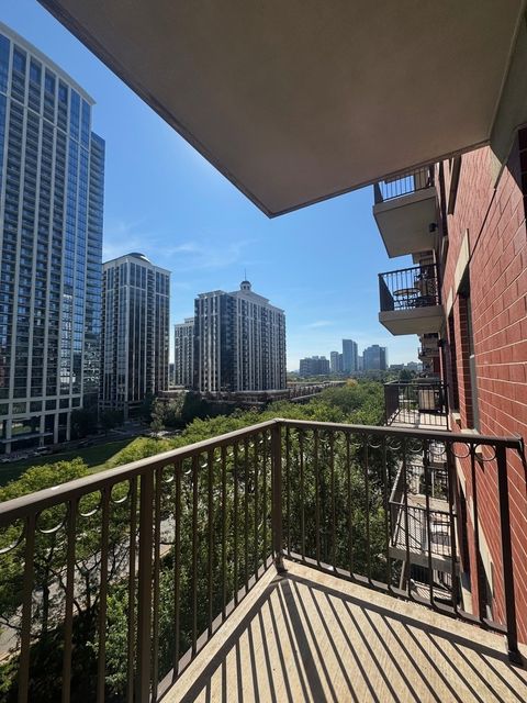 Tiny photo for 1250 S Indiana Avenue #702, Chicago, IL 60605 (MLS # 12474353)