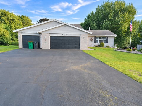 Photo of 6727 Sawmill Drive, Roscoe, IL 61073 (MLS # 12746608)