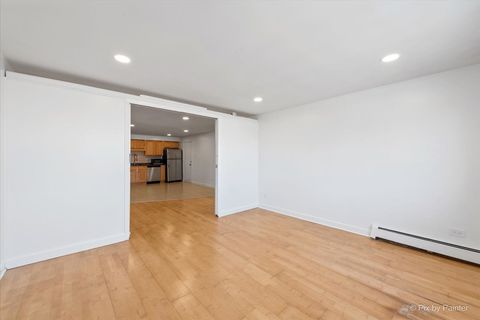 Tiny photo for 8802 Briar Court #3A, Des Plaines, IL 60016 (MLS # 12532978)