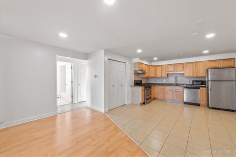 Tiny photo for 8802 Briar Court #3A, Des Plaines, IL 60016 (MLS # 12532978)