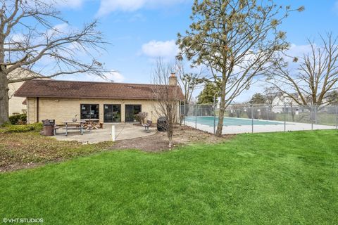 Tiny photo for 7231 Wolf Road #310C, Indian Head Park, IL 60525 (MLS # 12487728)