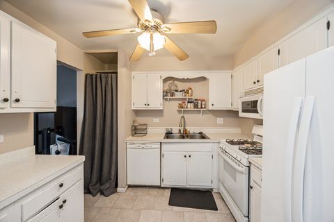 Tiny photo for 7231 Wolf Road #310C, Indian Head Park, IL 60525 (MLS # 12487728)
