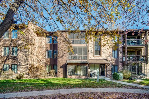Photo of 7517 175th Street #334, Tinley Park, IL 60477 (MLS # 12516357)