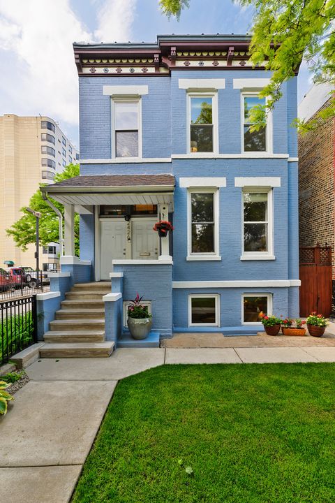 2426 W McLean Avenue Chicago IL 60647