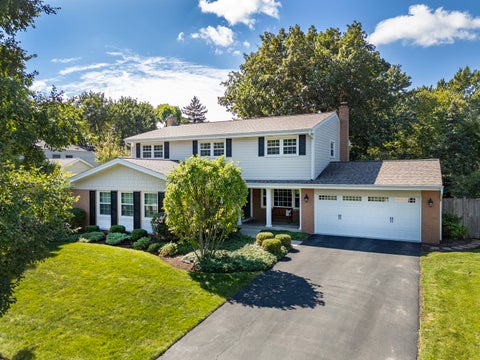 Photo of 1722 Ivy Lane, Northbrook, IL 60062 (MLS # 12768395)