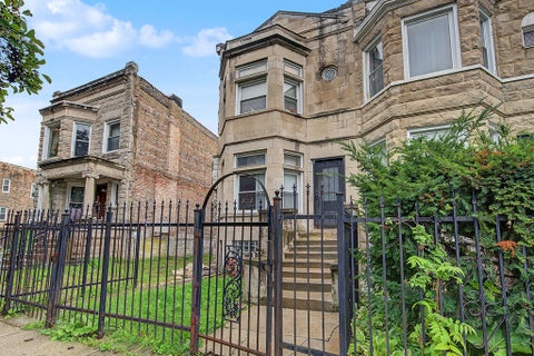 Photo of 3621 W LEXINGTON Street, Chicago, IL 60624 (MLS # 12775495)