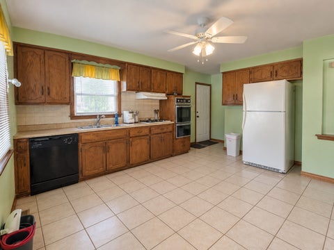 Tiny photo for 404 Westgate Avenue, Chicago Heights, IL 60411 (MLS # 12758484)