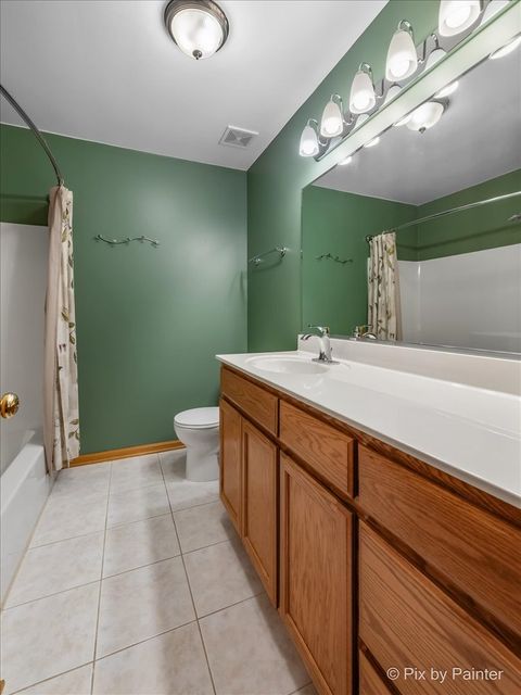 Tiny photo for 9213 Kylemore Court, Tinley Park, IL 60487 (MLS # 12577508)