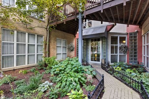 525 N Ada Street 43 Chicago IL 60642