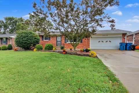 Tiny photo for 2310 Mary Lane, Quincy, IL 62305 (MLS # 12770573)
