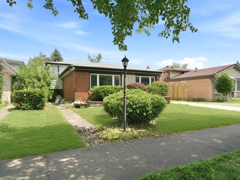 Tiny photo for 8113 CENTRAL Avenue, Morton Grove, IL 60053 (MLS # 12728817)