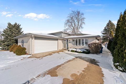 Photo of 9109 Crescent Court, Oak Lawn, IL 60453 (MLS # 12546075)