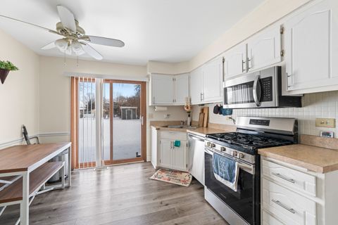 Tiny photo for 9109 Crescent Court, Oak Lawn, IL 60453 (MLS # 12546075)