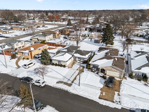 Tiny photo for 9109 Crescent Court, Oak Lawn, IL 60453 (MLS # 12546075)